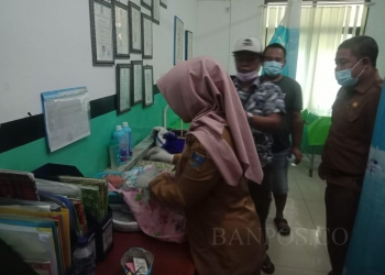 Perawatan bayi yang ditemukan di Kabupaten Serang oleh petugas Puskesmas.