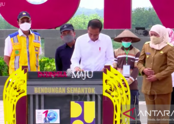 Tangkapan Layar - Presiden RI Joko Widodo (Jokowi) meresmikan Bendungan Semantok, Nganjuk, Jawa Timur, Selasa (20/12/2022) yang mampu mengairi sawah seluas 1.900 hektar. (ANTARA/Indra Arief Pribadi)