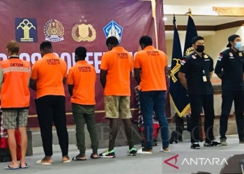 Konferensi pers di Kantor Wilayah Kemenkumham Provinsi Bali, Denpasar, Minggu (12/3).