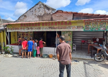 Kondisi RM Padang 'Nusantara' di Cikande, usai peristiwa kebakaran pada Senin (6/3).