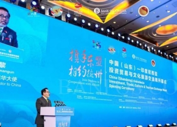 Dubes RI untuk China Djauhari Oratmangun saat membuka Indonesia-China (Shandong) Exchange Week, 22 Maret 2023. Event yang ditujukan sebagai ajang promosi perdagangan, investasi, pendidikan, budaya dan pariwisata ini berlangsung hingga 28 Maret mendatang. (Foto: KBRI Beijing)