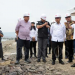 Menteri Investasi/Kepala BKPM Bahlil Lahadalia (kedua kanan) saat meninjau langsung proyek PT Lotte Chemical Indonesia (LCI) di Cilegon, Banten, Minggu (12/3/2023). (Foto: ANTARA/Kementerian Investasi/BKPM).