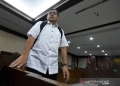 Mantan Ketua Umum Partai Demokrat, Anas Urbaningrum meninggalkan ruang sidang seusai menjalani sidang lanjutan Peninjauan Kembali (PK) di Pengadilan Negeri Jakarta Pusat, Jakarta, Kamis (12/7/2018). ANTARA FOTO/Hafidz Mubarak A/am.