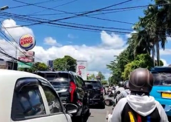 Sebabkan Macet, Pemudik Keluhkan Parkir Liar di Kota Serang