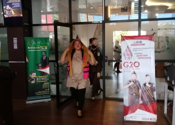 BREAKING NEWS! Tersangka Korupsi Dana Desa, Kades Katulisan Kabupaten Serang Ditahan