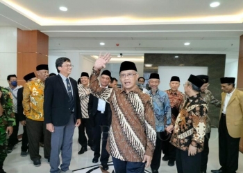 Ketua Umum PP Muhammadiyah, Haedar Nashir, dalam kegiatan peresmian Fakultas Kedokteran Gigi Universitas Muhammadiyah Sidoarjo, Minggu (21/5).