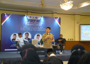 Anggota Komisi I DPR RI, Rizki Natakusumah saat acara ngobrol bareng legislator dengan jawara.