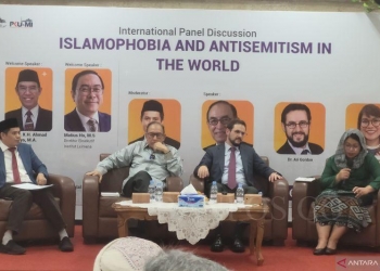 kegiatan diskusi internasional yang bertajuk Islamophobia and Antisemitism in The World yang diadakan di Masjid Istiqlal, Jakarta, Rabu (3/5).