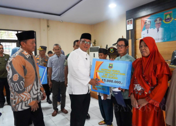 ISTIMEWA
Walikota Cilegon Helldy Agustian menghadiri sekaligus meresmikan agenda Pembinaan Teknologi Berbasis Android bagi Kader Ulama Kota Cilegon, di Aula Diskominfo Kota Cilegon, Minggu (25/6).