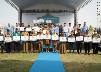 Berbagi Kebahagiaan Bersama Masyarakat Kota Cilegon, KRAKATAU POSCO Bagikan Puluhan Hewan Kurban