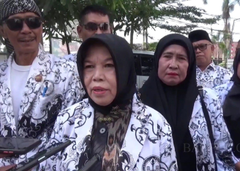 Ketua PGRI Kabupaten Pandeglang, Yuskiah.