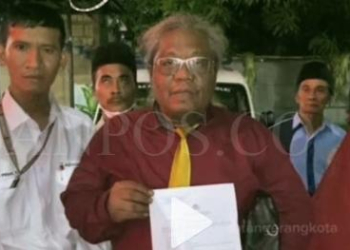 Tampak potongan di vidio yang menayangkan kuasa hukum warga Desa Jayasari, Kecamatan Cimarga yang melaporkan Mantan Bupati Lebak, Mulyadi Jayabaya ke Mabes Polri.