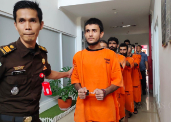 Kejari Cilegon menggelar konferensi pers terkait pelimpahan berkas 8 tersangka WNA Iran saat di Kantor Kejari, Kamis (15/6).