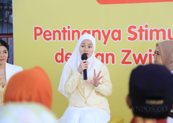 TALKSHOW: Suasana talkshow yang juga dihadiri artis Dinda Hauw. ISTIMEWA