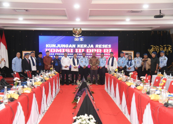 ISTIMEWA
Kepala Lembaga Pemasyarakatan (Kalapas) Kelas IIA Cilegon, Enjat Lukmanul Hakim hadir dalam kegiatan Kunjungan Kerja Reses Komisi III DPR RI, yang digelar di Kantor Wilayah Kementerian Hukum dan HAM Banten, Senin (17/7)