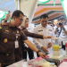 Kajati Banten, Didik Farkhan Alisyahdi didampingi Wakil Walikota Cilegon, Sanuji Pertamarta dan Kajari Cilegon, Diana Wahyu Widiyanti di sela-sela acara Kejaksaan Fair, Rabu (12/7). (LUKMAN HAPIDIN/BANTEN POS)