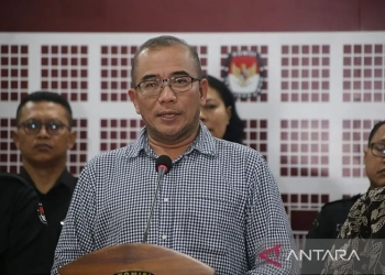 Ketua KPU RI Hasyim Asy'ari saat memberikan keterangan di Kantor KPU RI, Jakarta, Senin (10/7/2023). (ANTARA/HO-KPU RI)