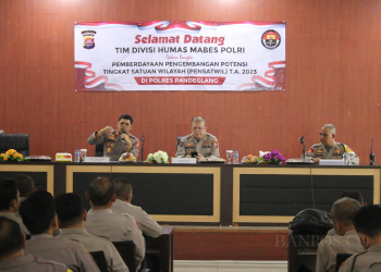 Kabag Pensat Ropenmas Divhumas Polri, Kombes Pol Hendra Rochmawan saat memberikan penyuluhan.
