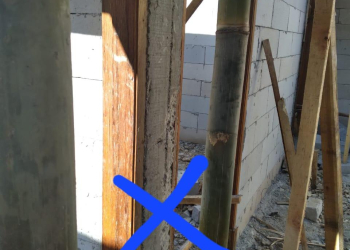 Kayu yang diduga hasil ilegal logging dari Area TNGHS Perhutani yang dijadikan bahan material untuk pembangunan kantor Desa Cikadu Kecamatan Cibeber, Selasa (4/7)