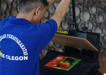 Napi Lapas Kelas IIA Cilegon Produksi Kaus di Dalam Penjara