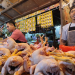 Penjual Ayam di Pasar Induk Rau. (EDWIN MAHESA)