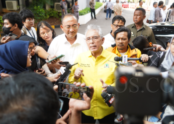 Ketua Dewan Etik Partai Golkar Muhammad Hatta usai meminta klarifikasi Wakil Ketua Umum Depinas SOKSI Lawrence Siburian di Kantor DPP Partai Golkar, Jalan Anggrek Neli, Jakarta Barat, Senin (17/7). (Foto: Istimewa)