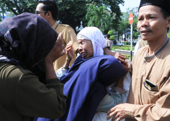 Kepulangan jamaah haji penuh haru disambut oleh keluarga.