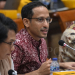 Menteri Pendidikan, Kebudayaan, Riset, dan Teknologi Mendikbudristek Nadiem Anwar Makarim (tengah) menyampaikan paparan dalam rapat kerja bersama Komisi X DPR di kompleks Parlemen, Senayan, Jakarta, Jumat (9/6/2023). (Foto: Antara)