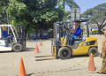 LUKMAN HAPIDIN/BANTEN POS
Kepala BLK Cilegon Khairiyah saat mengawasi pelatihan Forklift di BLK Cilegon, Selasa (25/7).