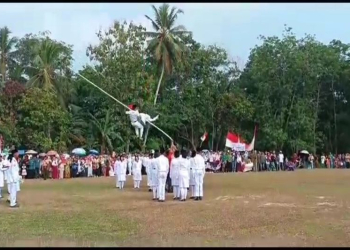 Suasana saat detik-detik tiang bendera patah.