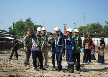 Walikota Serang Syafrudin bersama jajarannya tengah mengunjungi proyek pembangunan Masjid Agung Ats-Tsauroh tahap II di pertengahan Juni 2023 lalu.
