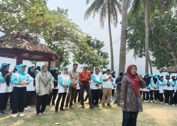 Bupati Pandeglang, Irna Narulita saat memberikan sambutan.