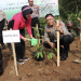 Kapolres Lebak, AKBP Suyono, saat menanam pohon dalam kegiatan penanaman pohon
serentak se-Indonesia.