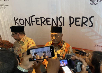 Presiden Partai Keadilan Sejahtera Ahmad Syaikhu saat diwawancara di Badung, Bali, Selasa (22/8/2023). ANTARA/Ni Putu Putri Muliantari