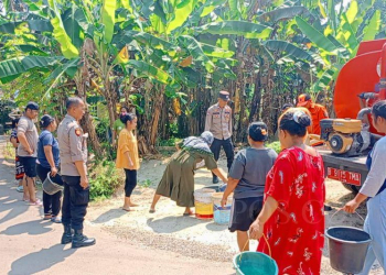 Pemkab Distribusikan Air Bersih ke Pedalaman Panggarangan