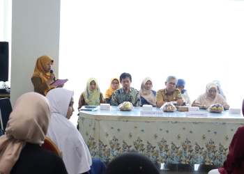 LUKMAN HAPIDIN/BANTEN POS
Dinkop-UKM Kota Cilegon melakukan seleksi terhadap 180 pelaku UMKM yang menjadi calon tenant pada Inkubator Wirausaha di Kota Cilegon, Selasa (29/8).