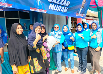Bersama BPPM Demokrat Kota Serang dan Srikandi Demokrat, DPC Demokrat Kota Serang menggelar bazar murah di Sekretariat BAPPILU Ruko 9 Kemang, Kota Serang pada Senin (14/8). /ISTIMEWA