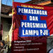 Ganjar Muda Padjajaran melakukan pemasangan lampu penerangan jalan umum (PJU) di Kampung Sukamaju Desa Sukamukti, Kecamatan Cisayong, Kabupaten Tasikmalaya, Jawa Barat.