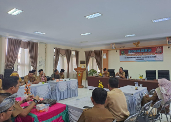 LUKMAN HAPIDIN/BANTEN POS Kepala Inspektorat Cilegon Mahmudin saat Sosialisasi Pencegahan Korupsi Tahun 2023 di Kantor Kecamatan Purwakarta, Selasa (5/9).