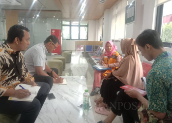 Ketua Kawan PMI Lebak mendampingi keluarga T (PMI Ilegal) melakukan pengaduan ke Kemenlu
dan BP2MI.