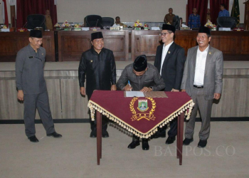 Kritikan terhadap kebijakan Pemerintah Provinsi (Pemprov) Banten dalam melakukan pemangkasan terhadap alokasi anggaran belanja modal pada APBD Perubahan Tahun Anggaran 2023 semakin meluas.