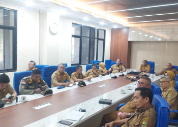 LUKMAN HAPIDIN/BANTEN POS Sejumlah pejabat Pemkot Cilegon saat menggelar rapat persiapan kedatangan Presiden Jokowi, Senin (11/9).