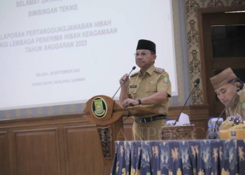 Sachrudin saat memberikan pengarahan dalam Bimtek LPJ Hibah bagi Lembaga Penerima Hibah Keagamaan tahun anggaran 2023.