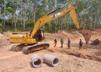 Satgas TMMD Kodim 0603/Lebak melakukan pembuatan Gorong-gorong di Jalan Cirinten-Cileles
