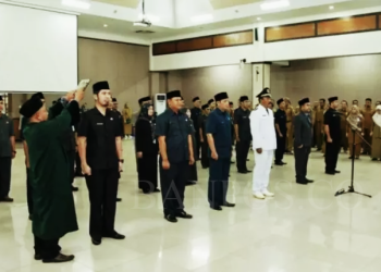 Pelantikan 36 pejabat eselon, mulai dari Eselon II b, Eselon III dan Eselon IV di lingkungan Pemkab Lebak oleh Bupati Lebak, bertempat di Aula Multatuli, Senin (25/9).