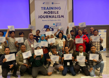 LUKMAN HAPIDIN/BANTEN POS
Foto jurnalis Banten bersama Chandra Asri dan IIJ usai pelatihan Training Mobile Journalism, Sabtu (9/9).