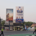 Billboard milik Partai Demokrat yang masih bertengger gambar Anies Baswedan. Foto diambil pada Selasa (5/9) di persimpangan lampu merah Kebon Jahe, Kota Serang. (Diebaj/Banten Pos)
