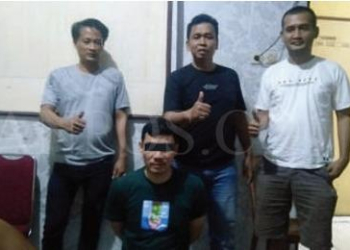 Jajaran Reskrim Polsek Cipanas membekuk Pelaku penipuan konsumen dealer. Fotonya tolong disensor si pelaku ya bang