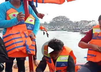 Tampak dalam potongan video nelayan di perairan Binuangeun kecamatan Wanasalam, sudah mulai memakai jaket pengaman saat berangkat melaut.