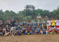Tiga tim sepak bola yang mengikuti liga trofeo.